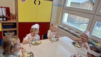  Medzinárodný deň jablka