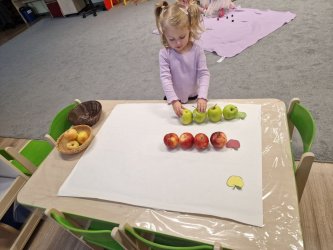  Medzinárodný deň jablka