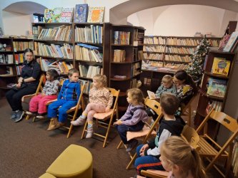 Vianočné čítanie v mestskej knižnici