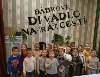 Predškoláci v Bábkovom divadle na Rázcestí