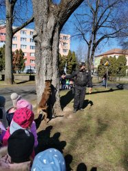 Deti v materskej škole zažili ukážku policajnej práce