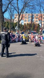 Deti v materskej škole zažili ukážku policajnej práce