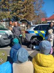 Deti v materskej škole zažili ukážku policajnej práce